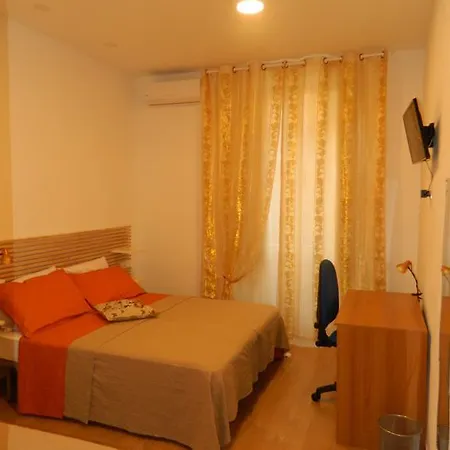 Frühstückspension Travellers 4*